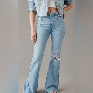 AMERICAN EAGLE Sz  16 Super High Rise Flare Distressed Light Wash Jeans NEW